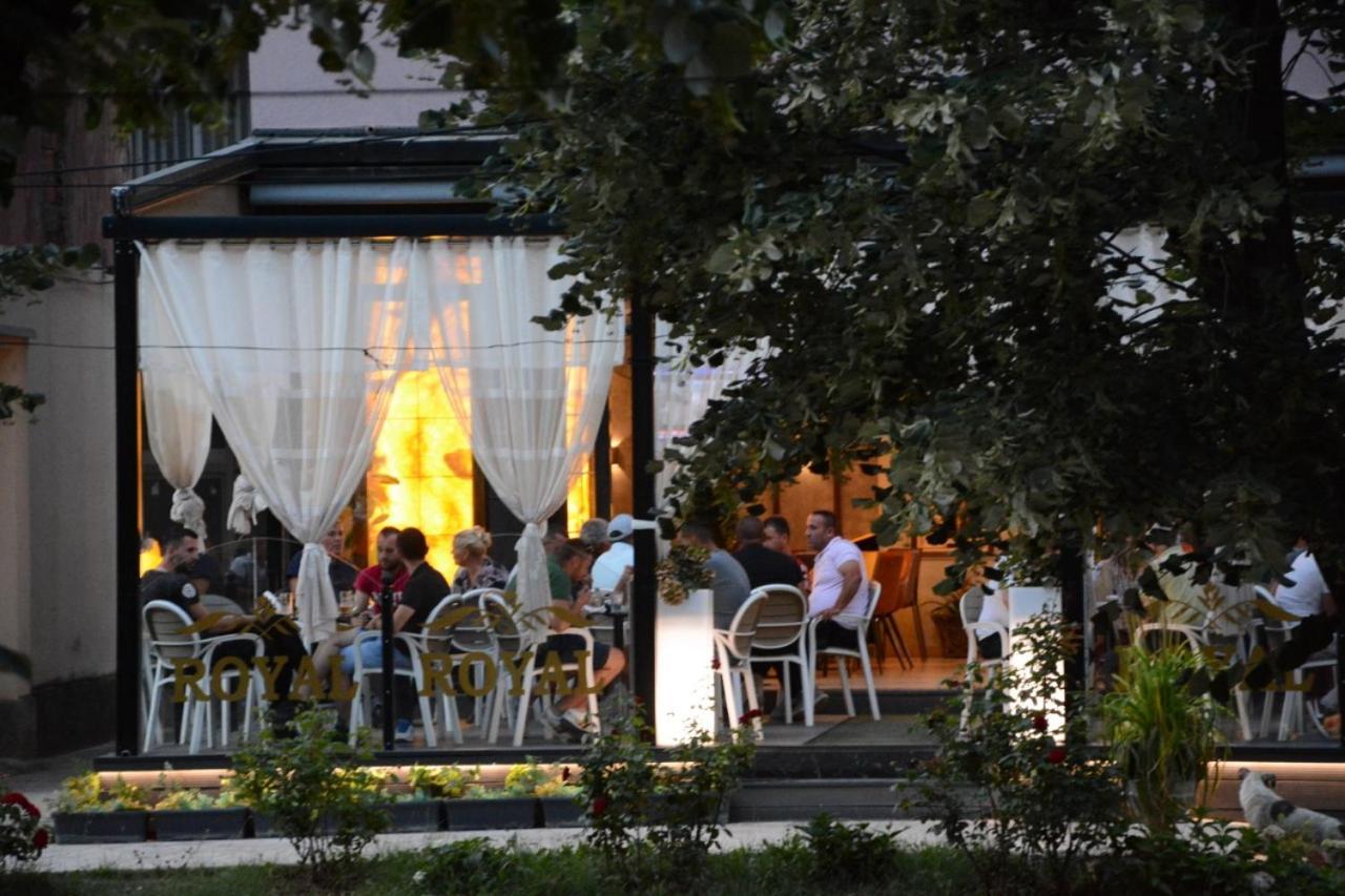 Royal Hotel Peshkopi Albania Exteriér fotografie